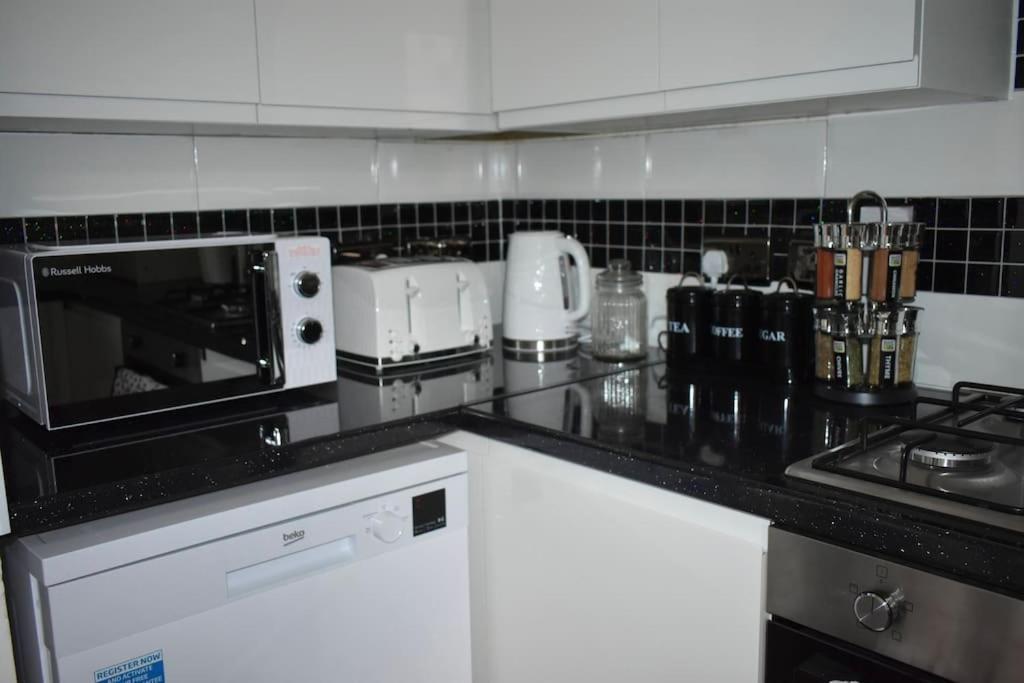 Tottenham Hotspurs Stays At The Gascoigne Suite لندن المظهر الخارجي الصورة